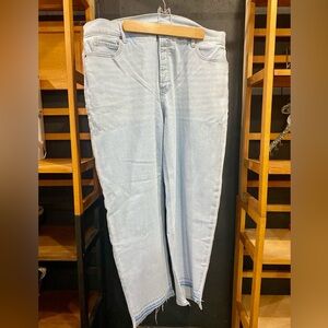 Old Navy, size 20 Extra High-Rise, Sky-High Straight, secret smooth pockets.